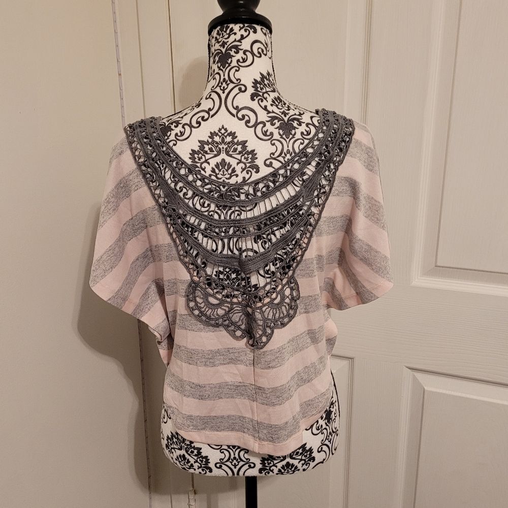 Spoiled Crop top open back top‎ - Picture 3 of 8